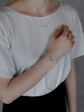 「アイテム（ブレスレット）」を使った、ISOLATION JEWELRYさん（レディース・159cm）の春コーディネート