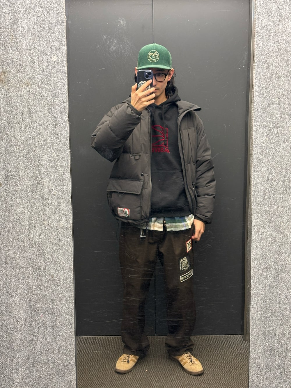 「7Unionのアイテム（キャップ、グリーン系）」を使った、予想GUYさん（メンズ・178cm）の冬コーディネートの1枚目の写真