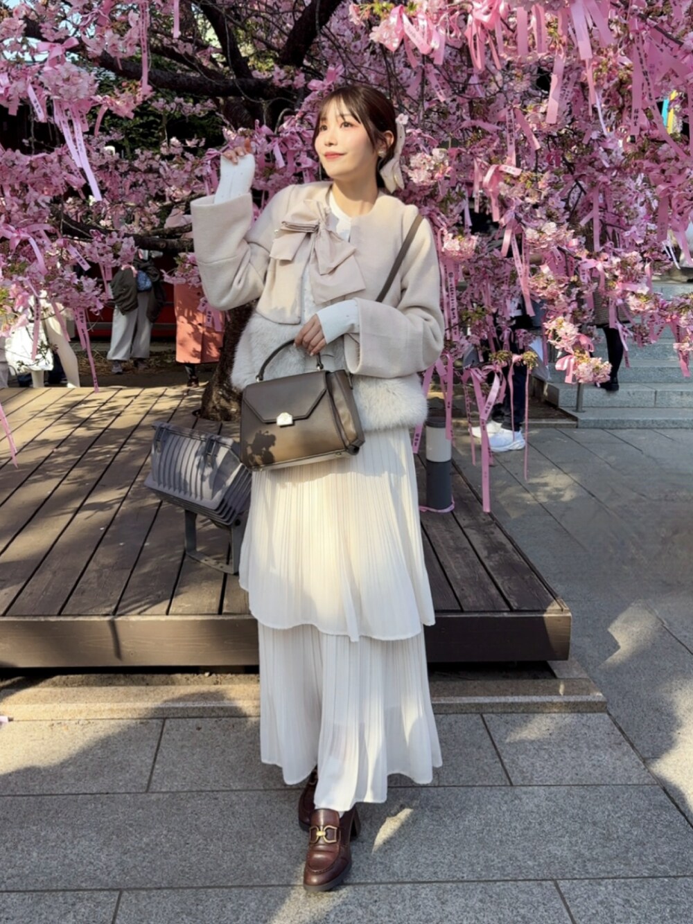 【アイボリー】CENEA (薄手)金ボタンシャギーニットカーディガン+プリーツスカートset CENEA(セネア) | 【 White Collection🤍 】 item：金ボタンシャギー