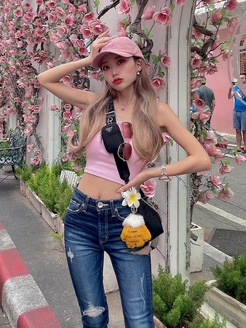 タンクトップを使った「ギャル」の人気ファッションコーディネート