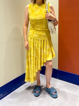 「アシンメトリー」｜Desigual ディアモール STAFFさん（レディース・165cm）の春コーディネート