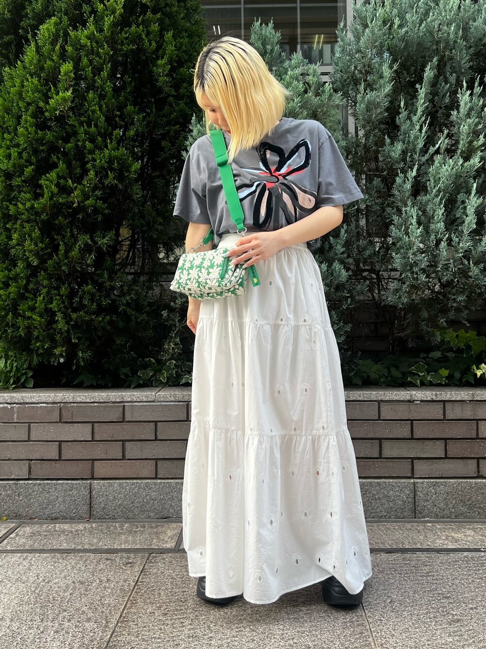 Desigual（デシグアル）の「スイス刺繍 ミディスカート（スカート