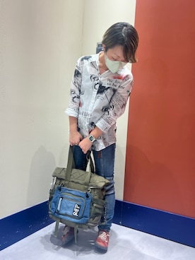 「フラワープリント」｜「アイテム（バックパック/リュック）」を使った、Desigual ディアモール STAFFさん（レディース・149cm）の夏コーディネート