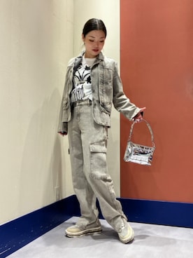 「Desigual（デシグアル）のアイテム（財布/小物）」を使った、Desigual ディアモール STAFFさん（レディース・163cm）の秋コーディネート
