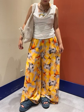 「アイテム（サンダル、ブルー系）」を使った、Desigual ディアモール STAFFさん（レディース・161cm）の夏コーディネート