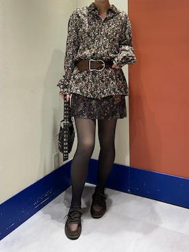 「Desigual（デシグアル）のジャカードの男性用シャツ（シャツ/ブラウス、グリーン系）」を使った、Desigual ディアモール STAFFさん（レディース・151cm）の春コーディネート