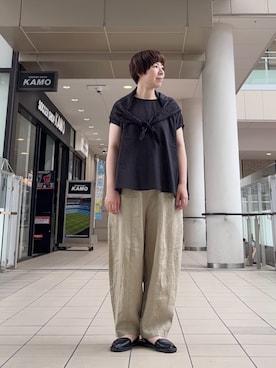 「かぐれ（カグレ）のエンブロイダリースカーフブラウス（シャツ/ブラウス、ブラック系）」を使った、いわぶさん（レディース・168cm）の夏コーディネート