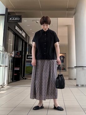 「かぐれ（カグレ）のコットンフレンチスリーブシャツ（シャツ/ブラウス、ブラック系）」を使った、いわぶさん（レディース・168cm）の夏コーディネート