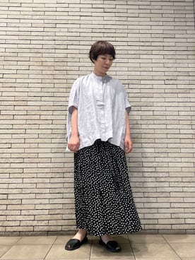 リネンスクエアケープシャツを使った人気ファッションコーディネート