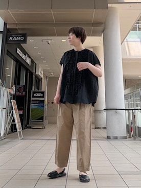 「かぐれ（カグレ）のリネンフリルフレンチシャツ（シャツ/ブラウス、ブラック系）」を使った、いわぶさん（レディース・168cm）の夏コーディネート