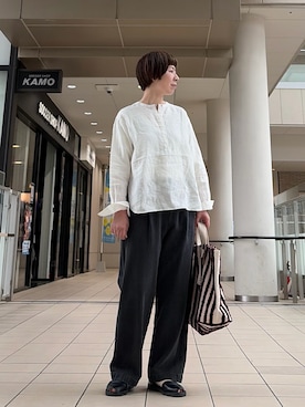 「かぐれ（カグレ）のリネンヘンリーワイドシャツ（シャツ/ブラウス、ホワイト系）」を使った、いわぶさん（レディース・168cm）の春コーディネート