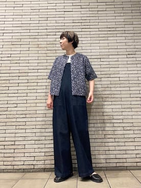 「アイテム（サロペット/オーバーオール）」を使った、岩部恵さん（レディース・168cm）の夏コーディネート