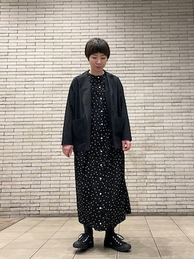 「春のジャケットスタイル」｜「アイテム（その他アウター）」を使った、岩部恵さん（レディース・168cm）の春コーディネート