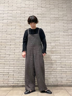 「アイテム（サロペット/オーバーオール）」を使った、岩部恵さん（レディース・168cm）の夏コーディネート