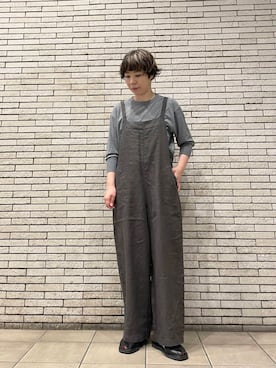 「アイテム（サロペット/オーバーオール）」を使った、岩部恵さん（レディース・168cm）の夏コーディネート