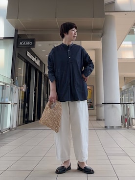 「かぐれ（カグレ）のデニムプルオーバーシャツ（シャツ/ブラウス、ブルー系）」を使った、いわぶさん（レディース・168cm）の春コーディネート