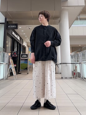 「かぐれ（カグレ）のノーカラークルーネックオーバーシャツ（シャツ/ブラウス、ブラック系）」を使った、いわぶさん（レディース・168cm）の春コーディネート