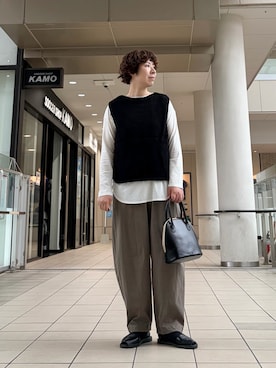 「かぐれ（カグレ）のペルーニットベスト（ベスト、ブラック系）」を使った、いわぶさん（レディース・168cm）の秋コーディネート