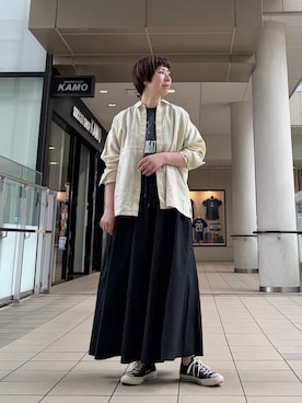「かぐれ（カグレ）のリネンレギュラーボックスシャツ（シャツ/ブラウス、イエロー系）」を使った、いわぶさん（レディース・168cm）の春コーディネート