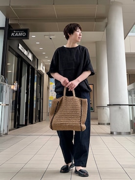 「かぐれ（カグレ）のリネンフリルスリーブプルオーバー（シャツ/ブラウス、ブラック系）」を使った、いわぶさん（レディース・168cm）の夏コーディネート