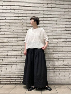 リネン半袖クルーネックプルオーバーを使った人気ファッション