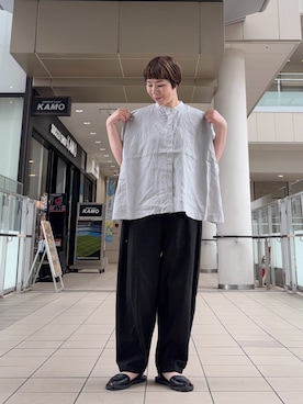 「かぐれ（カグレ）のリネンスクエアケープシャツ（シャツ/ブラウス、グレー系）」を使った、いわぶさん（レディース・168cm）の春コーディネート