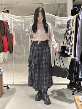 「アイテム（ボストンバッグ）」を使った、meiさん（レディース・167cm）の秋コーディネート