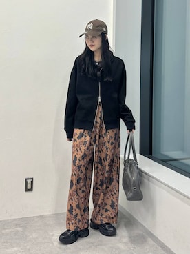 「アイテム（ボストンバッグ、グレー系）」を使った、meiさん（レディース・167cm）の秋コーディネート