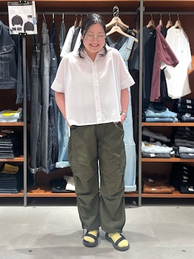 「カーキ」｜「アイテム（カーゴパンツ）」を使った、mi_unagiさん（レディース・167cm）の夏コーディネート