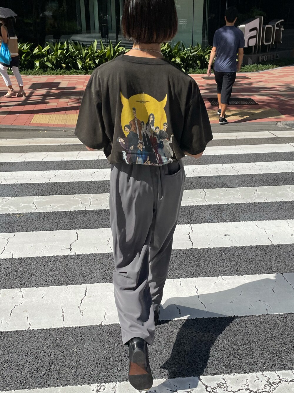 「バンドT」｜「みれぱのアイテム（Tシャツ/カットソー、ブラック系）」を使った、ゆーさん（メンズ・167cm）の秋コーディネートの1枚目の写真