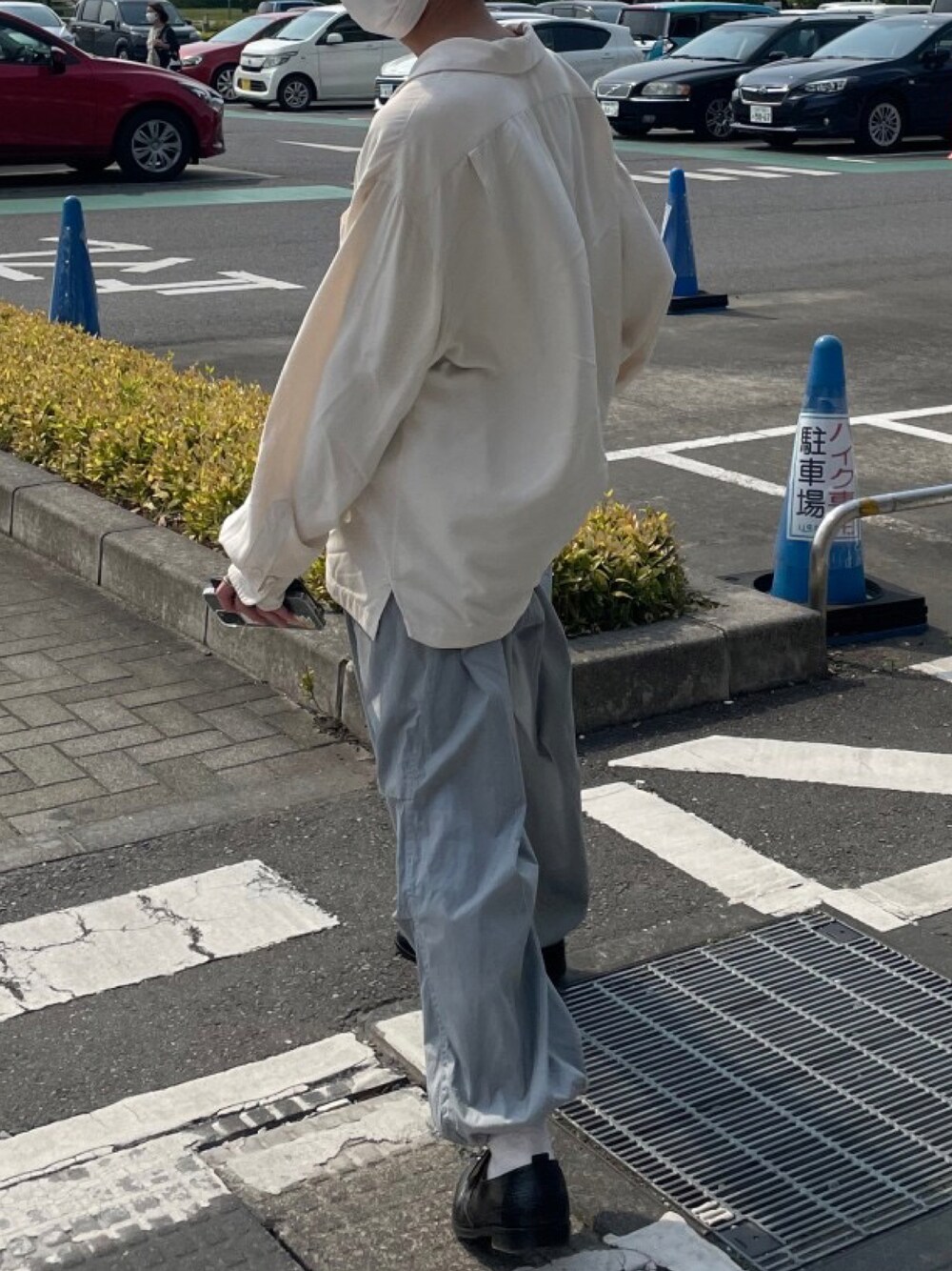 「春夏コーデ、春コーデ、アースカラー、オトナカジュアル、古着コーデ、古着、スノーカモパンツ、オープンカラーシャツ」｜「usedのアイテム（シャツ/ブラウス、ホワイト系）」を使った、ゆーさん（メンズ・167cm）の春コーディネートの1枚目の写真