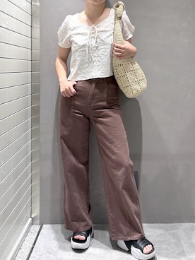 「FREE'S MART（フリーズマート）の◇【3サイズ展開XS-M】ワイドストレートカラーパンツ【低身長サイズ有】（デニムパンツ、ブラウン系）」を使った、freessayaさん（レディース・166cm）の春コーディネート