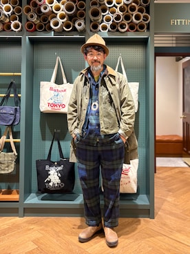 「Barbour（バブアー）のアイテム（その他アウター、グリーン系）」を使った、ヤギハシカズヒロさん（メンズ・182cm）の春コーディネート