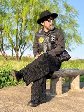 「Dr. Martens（ドクターマーチン）のアイテム（ブーツ、ブラック系）」を使った、ヤギハシカズヒロさん（メンズ・182cm）の春コーディネート