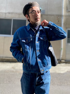 「桃太郎ジーンズ（モモタロウ ジーンズ）のアイテム（デニムパンツ）」を使った、ヤギハシカズヒロさん（メンズ・181cm）の春コーディネート