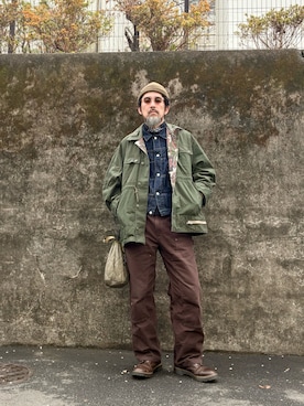 「beautiful people（ビューティフルピープル）のAlpha double-end    camouflage field JK（ミリタリージャケット、グリーン系）」を使った、ヤギハシカズヒロさん（メンズ・182cm）の冬コーディネート