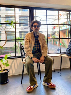 「CHAPS（チャップス）のアイテム（パンツ）」を使った、ヤギハシカズヒロさん（メンズ・181cm）の春コーディネート