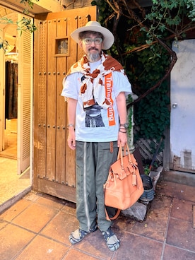 「PELLE MORBIDA（ペッレモルビダ）のアイテム（ボストンバッグ、ブラウン系）」を使った、ヤギハシカズヒロさん（メンズ・182cm）の夏コーディネート