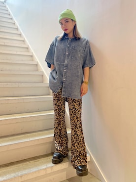 細淵理菜さんの「CHEMICAL WASH DENIM FACE EMBROIDERY S/S SHIRT/ケミカルウォッシュデニム　FACE刺繍シャツ」を使ったコーディネート