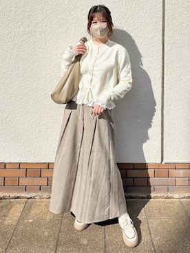 「しまむら（シマムラ）のアイテム（スカート、ベージュ系）」を使った、てぃるさん（レディース・158cm）の春コーディネート