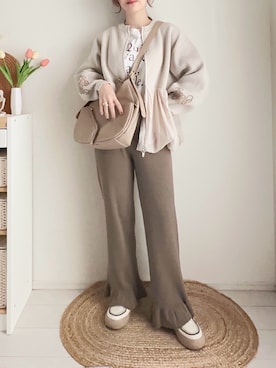 「しまむら（シマムラ）のアイテム（Tシャツ/カットソー）」を使った、てぃるさん（レディース・158cm）の秋コーディネート