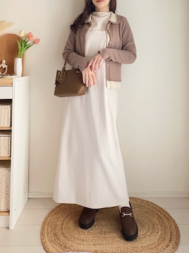 「しまむら（シマムラ）のアイテム（Tシャツ/カットソー、ホワイト系）」を使った、てぃるさん（レディース・158cm）の春コーディネート