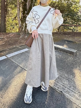 「NEW BALANCE（ニューバランス）の327（スニーカー、グレー系）」を使った、てぃるさん（レディース・158cm）の春コーディネート