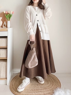 「しまむら（シマムラ）のアイテム（Tシャツ/カットソー）」を使った、てぃるさん（レディース・158cm）の春コーディネート