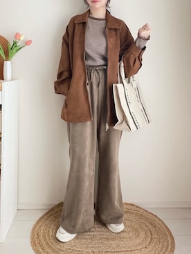 「しまむら（シマムラ）のアイテム（Tシャツ/カットソー）」を使った、てぃるさん（レディース・158cm）の秋コーディネート