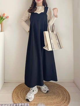 「SHEINのアイテム（Tシャツ/カットソー、ベージュ系）」を使った、てぃるさん（レディース・158cm）の春コーディネート
