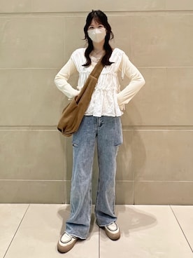 「GRL（グレイル）のアイテム（デニムパンツ、ブルー系）」を使った、てぃるさん（レディース・158cm）の春コーディネート