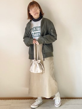 「巾着バッグ」｜「アイテム（MA-1）」を使った、てぃるさん（レディース・158cm）の冬コーディネート