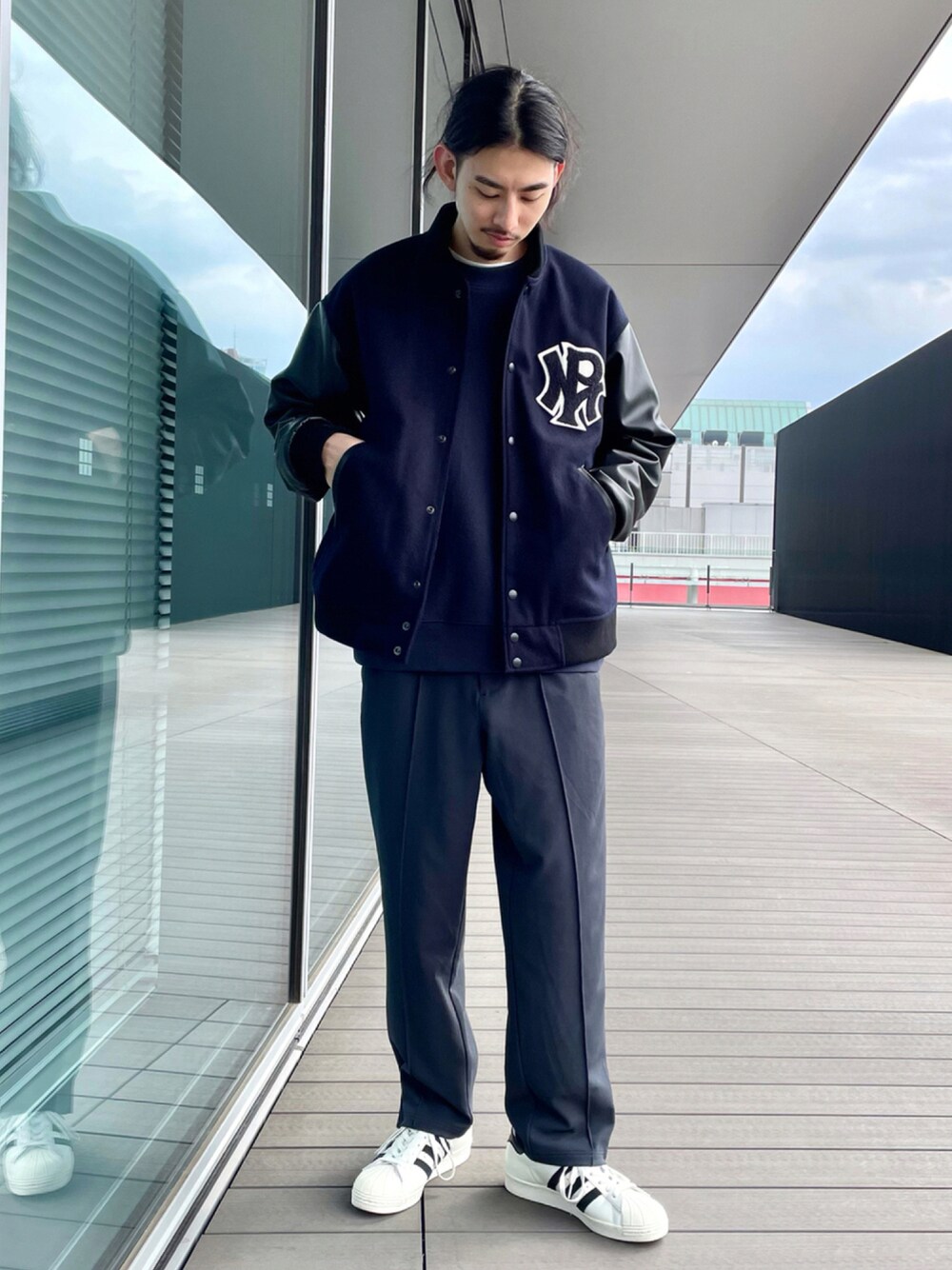 Naoki Shuzuiさんの「B:MING by BEAMS / サカリバ 太衿 スウェットシャツ（B:MING by BEAMS）」を使ったコーディネート