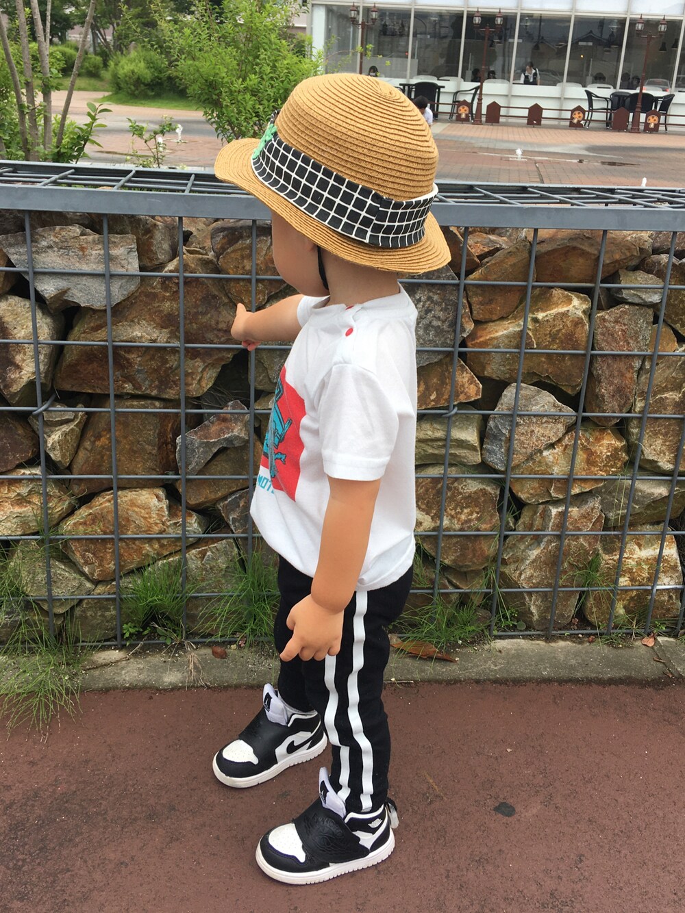 「Petit jamの葉っぱカンカン帽（ハット、ブラウン系）」を使った、ryumacodeさん（キッズ・80cm）の夏コーディネートの1枚目の写真